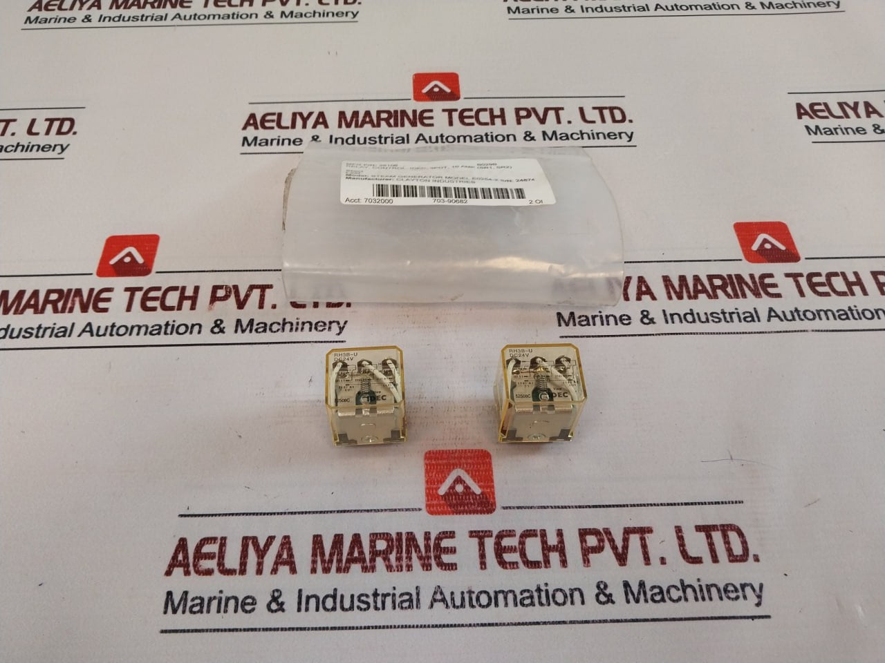 Lot Of 2X IDEC RH3B-U Power Relay 10A 240 VAC