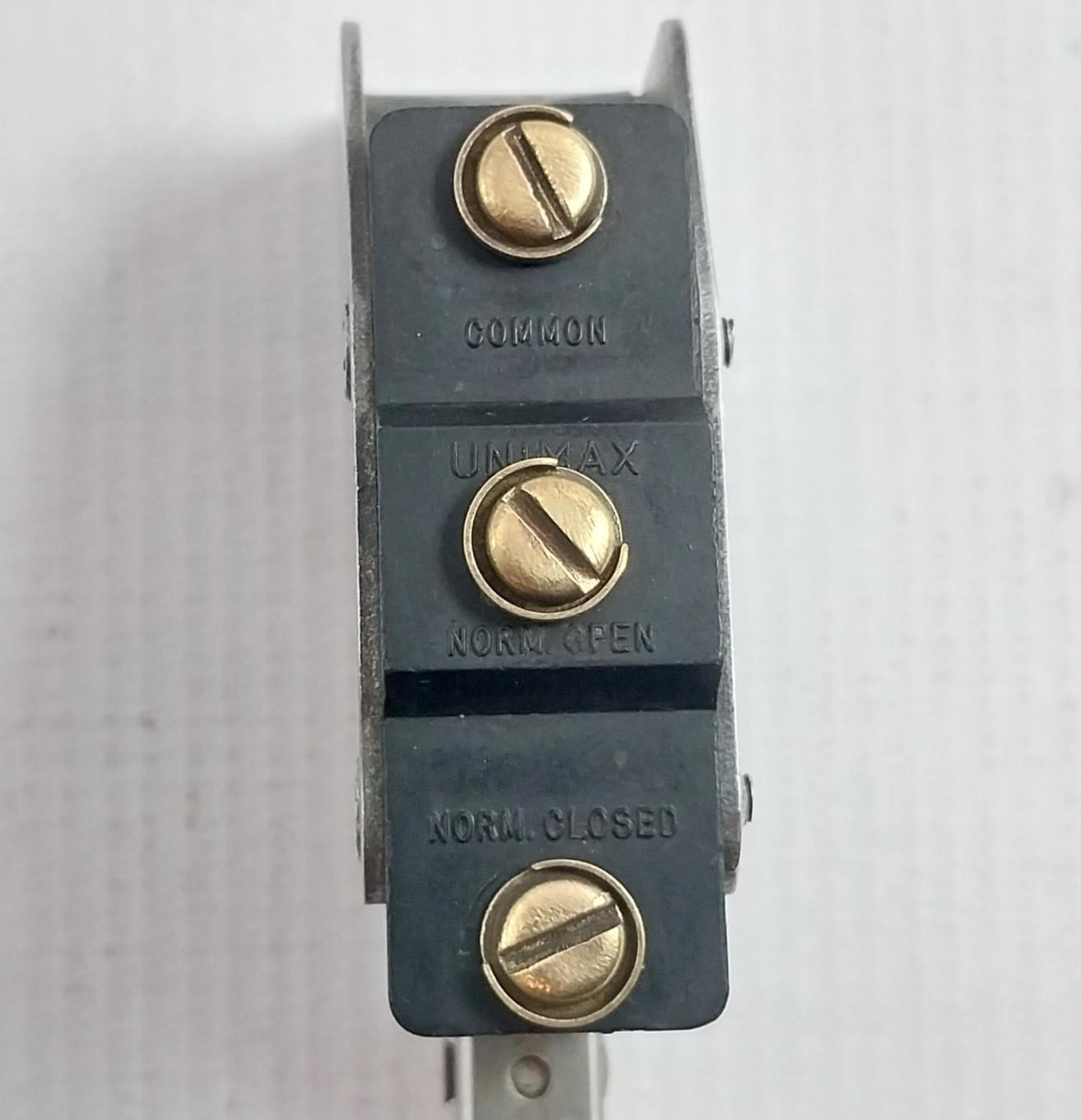 Lot of 2X UNIMAX Micro Switch