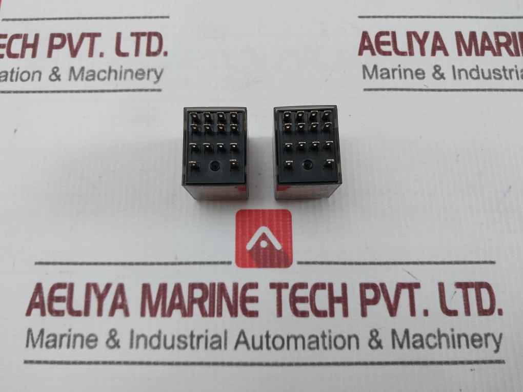 Lot of 3X SIEMENS LZX: PT570730 Plug-in Relay 230V AC Used
