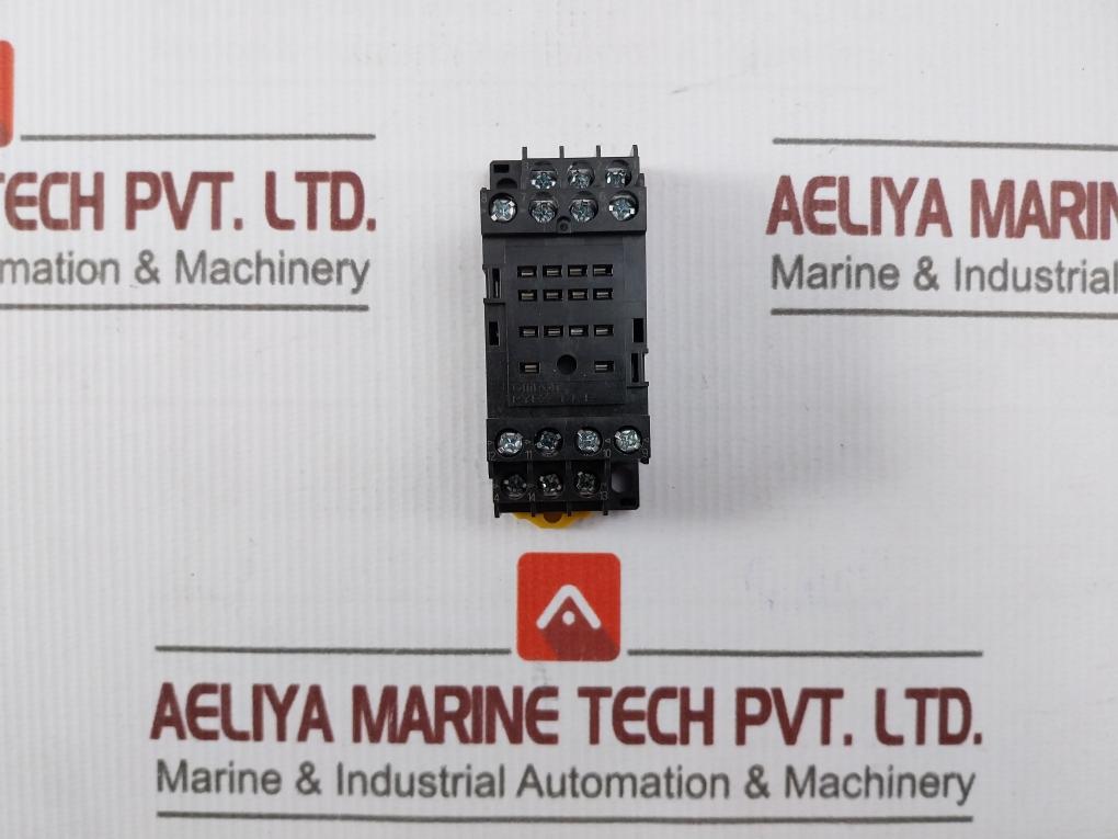 Lot Of 5X Omron Pyfz-14-e Relay Socket Din Rail 6A 250V