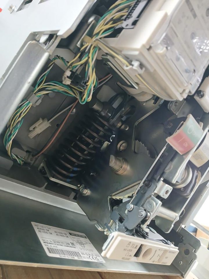 Low-Voltage-Air-Circuit-Breaker-By-Mitsubishi-Ae-Sw-690-Vac-50-60hz-Ae1600-Sw-16