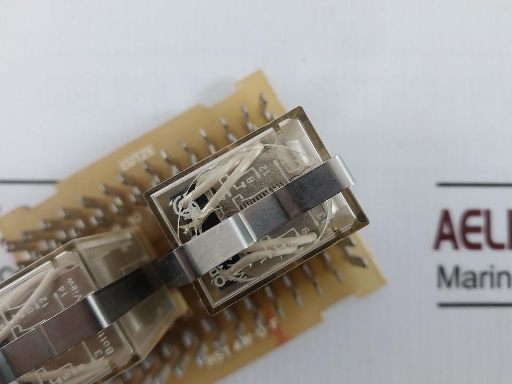 Lutze Rst 4W-u-f Relay Printed Circuit Board Module My4 5A 240Vac 28Vdc 24Vdc