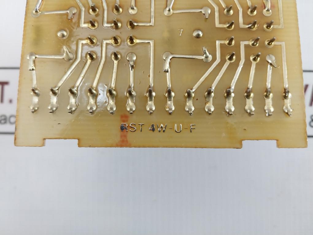 Lutze Rst 4W-u-f Relay Printed Circuit Board Module My4 5A 240Vac 28Vdc 24Vdc