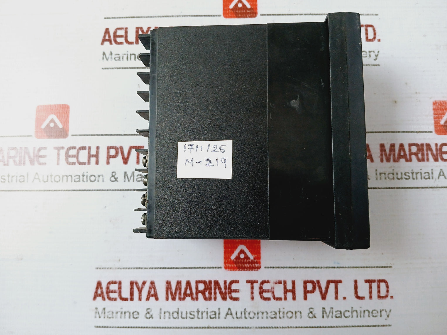 M-tec P908-301-010-000 Digital Temperature Controller 85–265 Vac