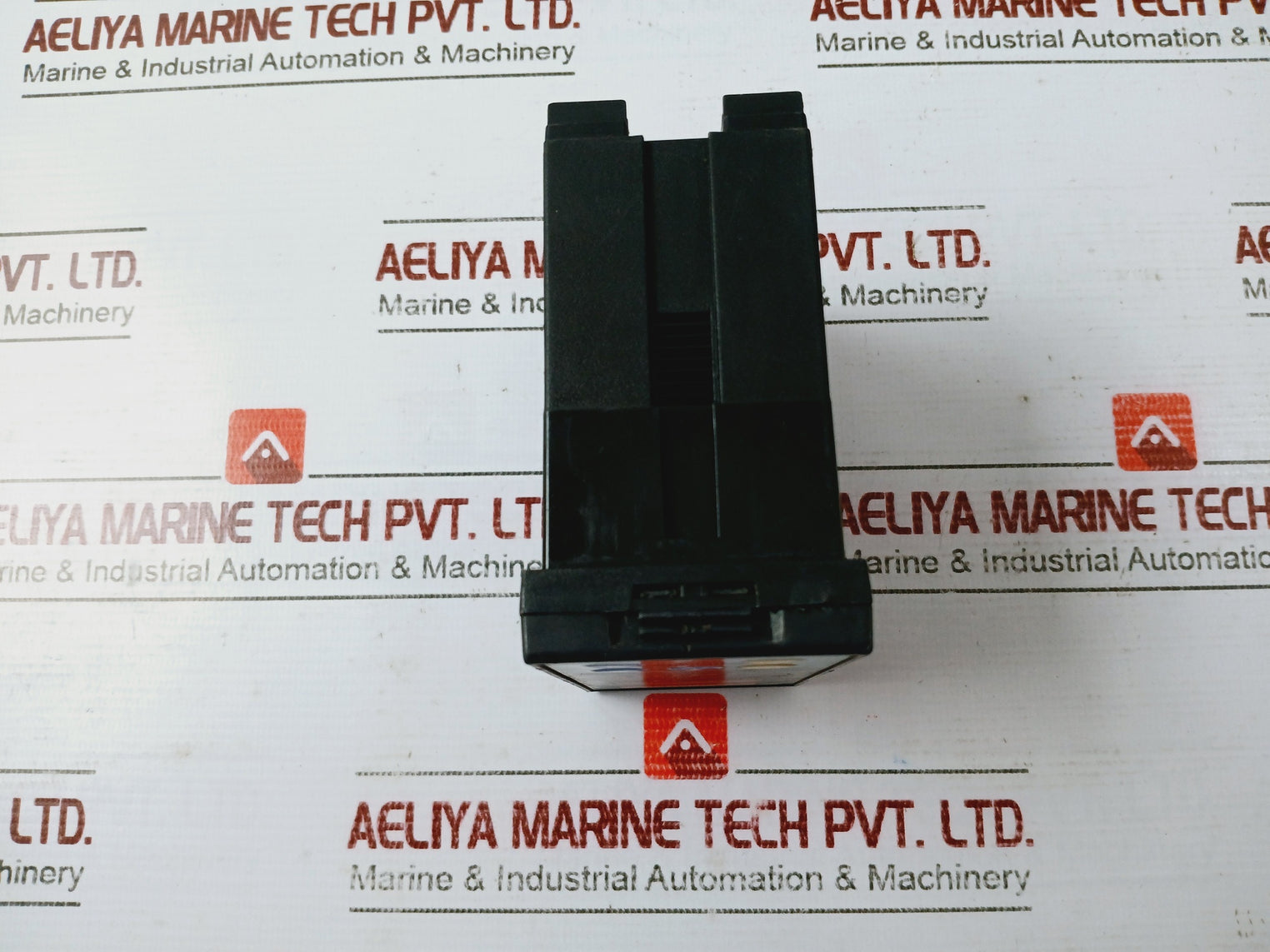 M-tec P908-301-010-000 Digital Temperature Controller 85–265 Vac