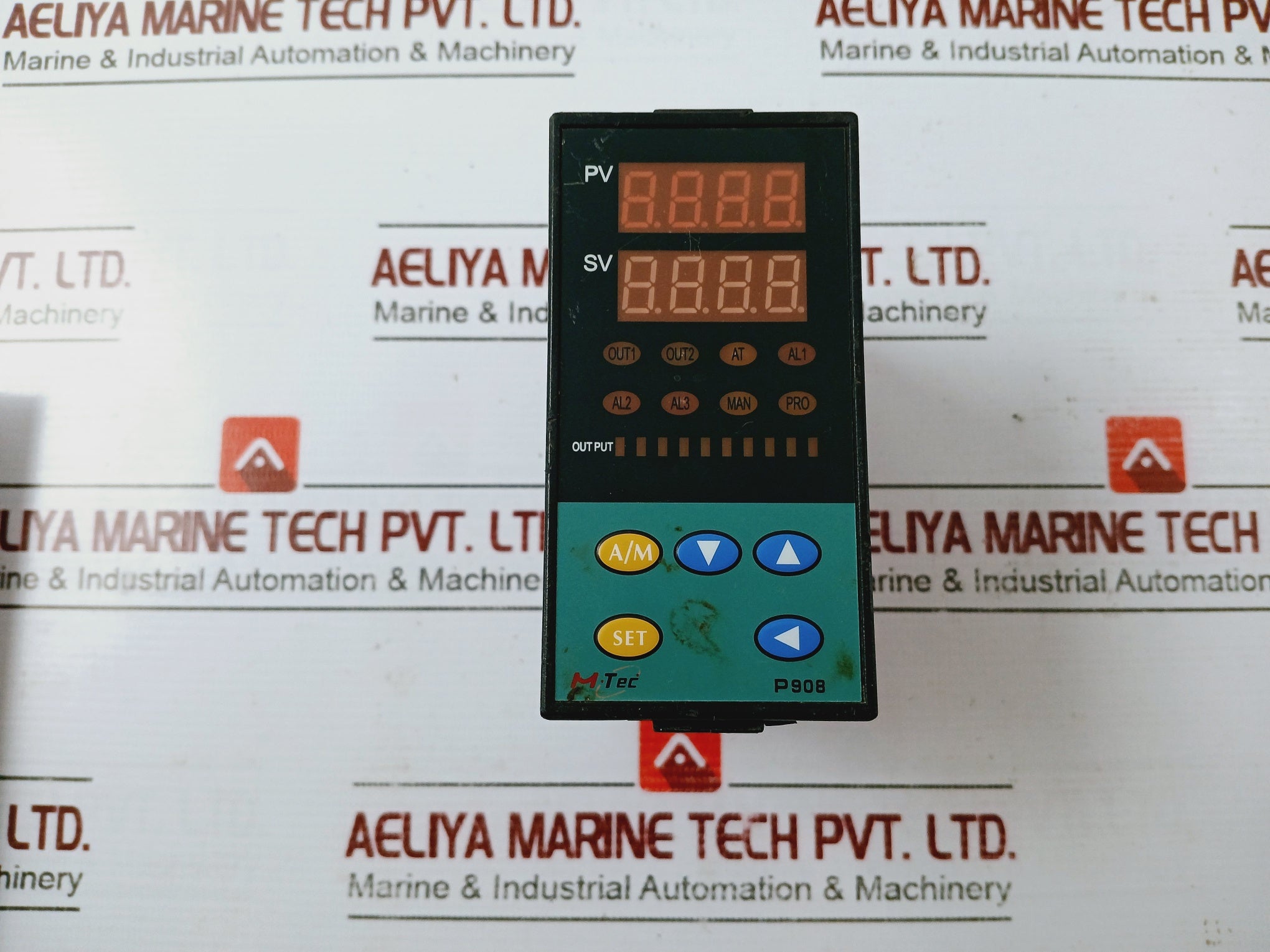 Pan-globe P908-701-010-000 Temperature Controller 85-265Vac/Dc 4 Digit Display 85-265Vac