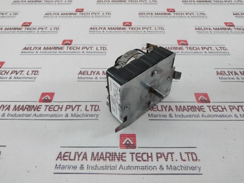 M460-g 25A, 250Vac (Htr) Timer And Cycle Reversing Switch M006 3W S 115Vac 60Hz
