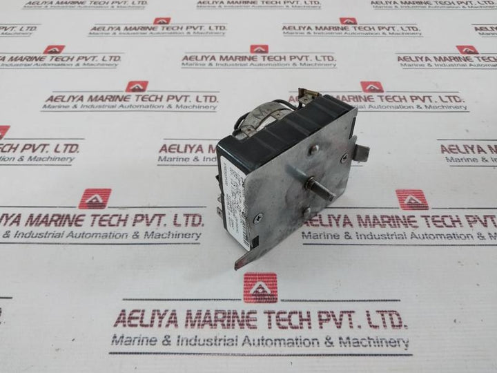 M460-g 25A, 250Vac (Htr) Timer And Cycle Reversing Switch M006 3W S 115Vac 60Hz