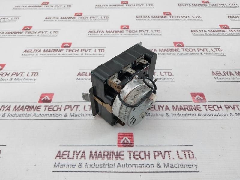M460-g 25A, 250Vac (Htr) Timer And Cycle Reversing Switch M006 3W S 115Vac 60Hz