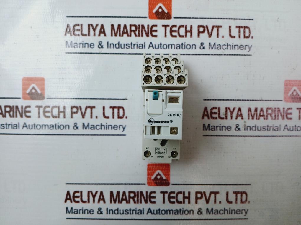 Magnecraft 782XDX1M4L-24D Relay with Siemens 3TX7144-4e5 Relay Socket