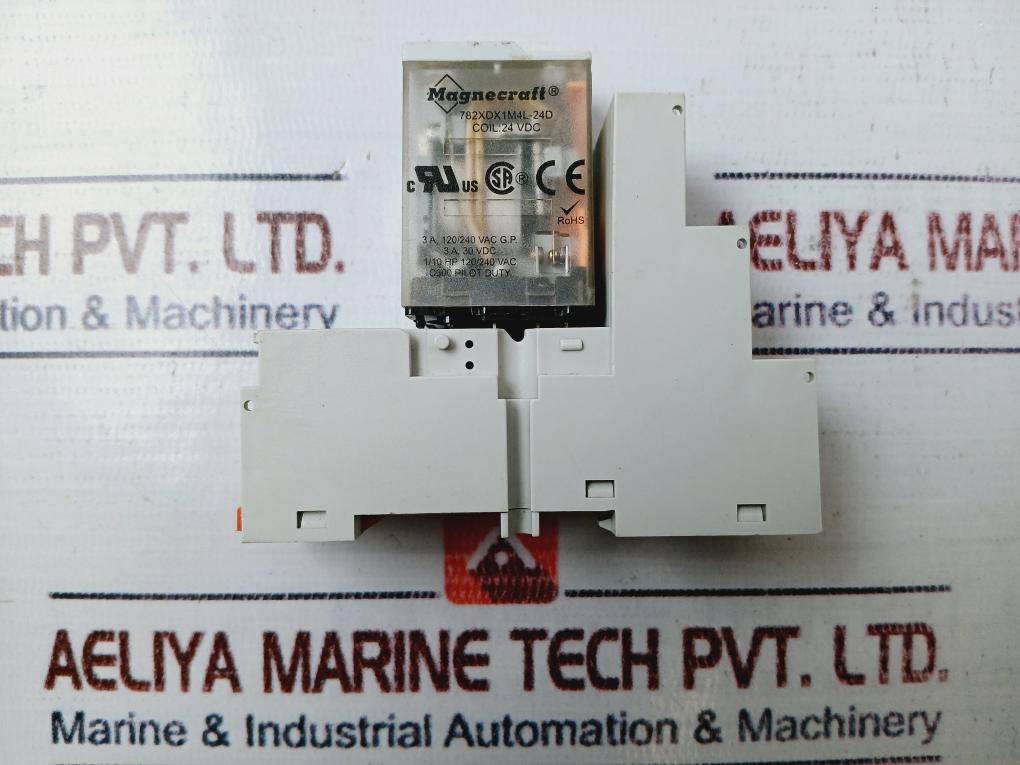 Magnecraft 782XDX1M4L-24D Relay with Siemens 3TX7144-4e5 Relay Socket