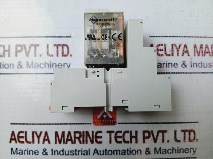Magnecraft 782XDX1M4L-24D Relay with Siemens 3TX7144-4e5 Relay Socket