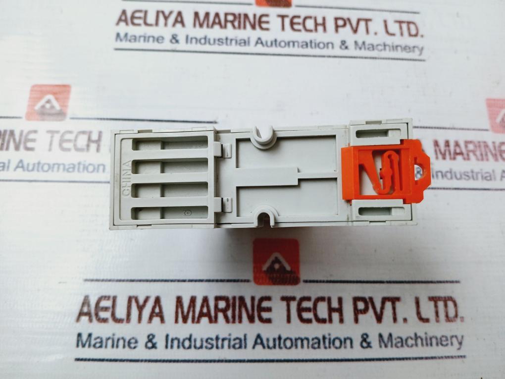 Magnecraft 782XDX1M4L-24D Relay with Siemens 3TX7144-4e5 Relay Socket