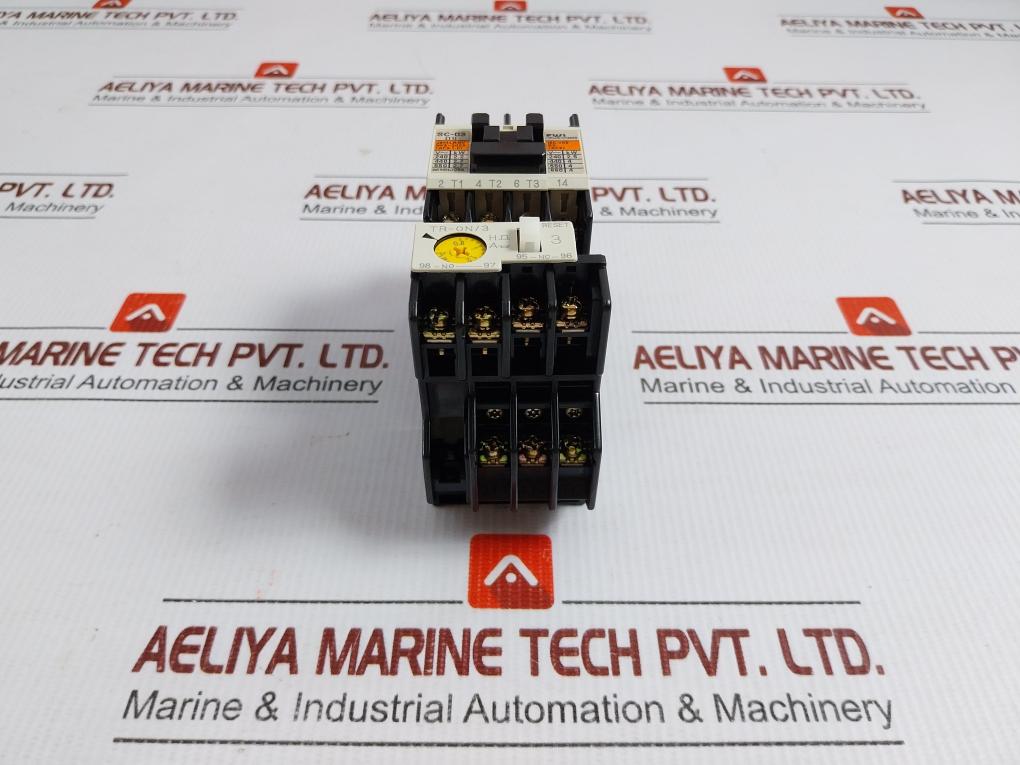 Magnetic-Switch-With-Thermal-Relay-600vac-Max-0-8-1-2a-Rc-By-Fuji-Electric-Sw-03-3h-3
