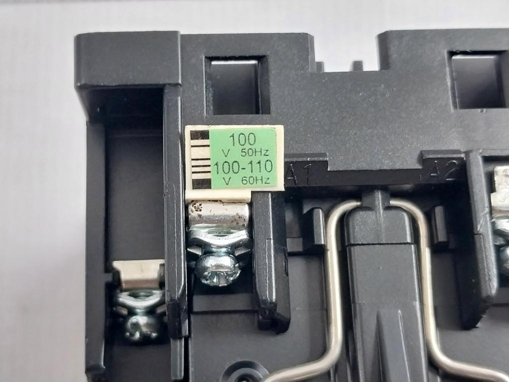 Magnetic Contactor Sc-2N [35] Fuji Electric 100V 50/60Hz