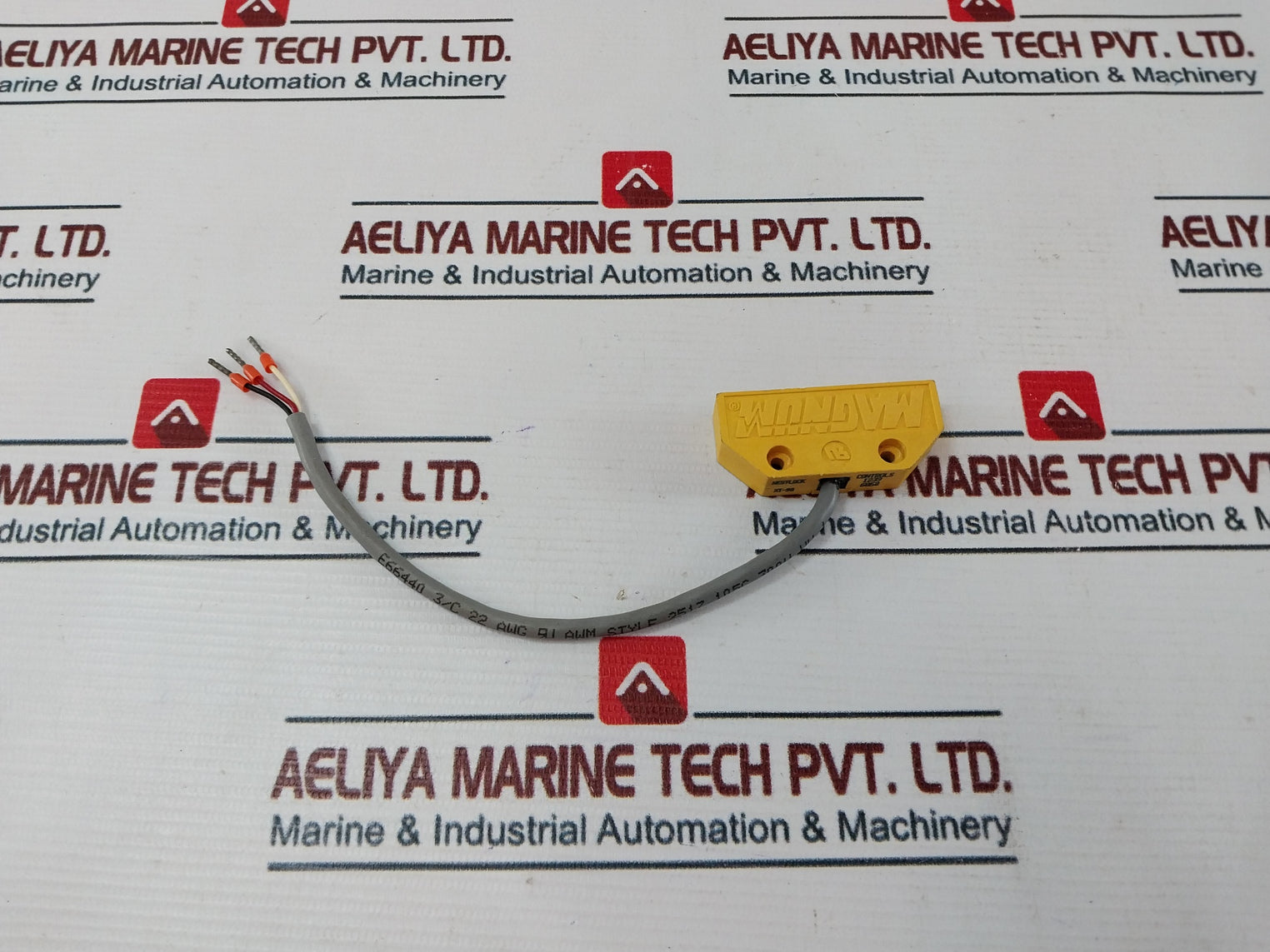 Magnum Xt-90 Proximity Sensor Switch