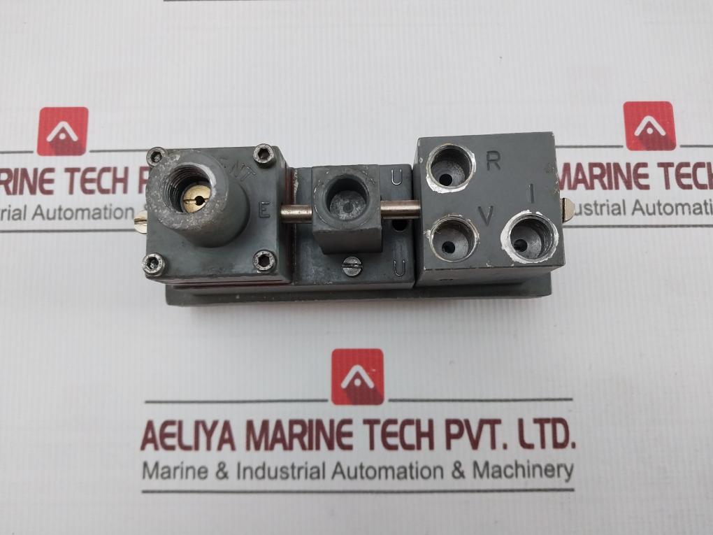 Mar-in Controls 20.55.167 Transmission Input Control Panel 0-30 Lb/In2 0-2 Bar