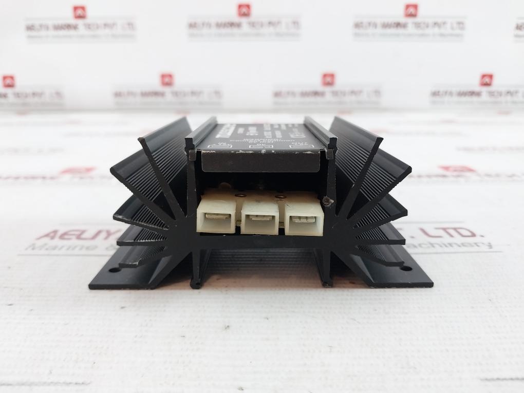 Mascot 9061 Converter 12V Dc To 5V Dc 1A/1.4A E24 10R-020030