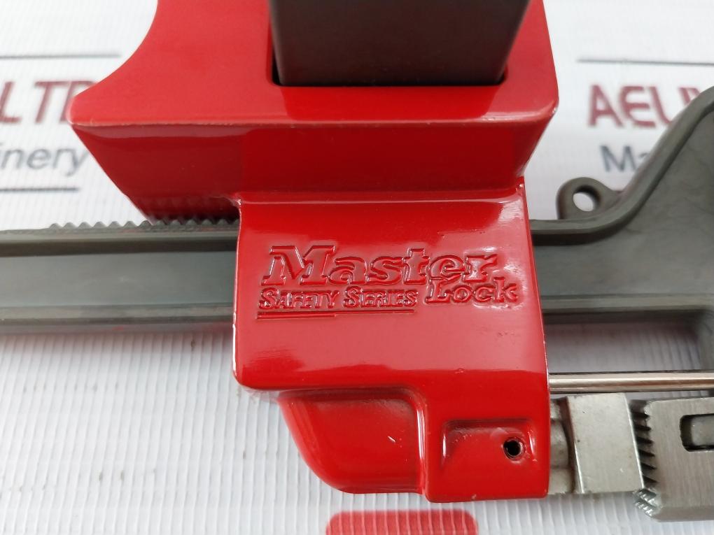 Master Lock S3068 Handle-on Ball Valve Lockout