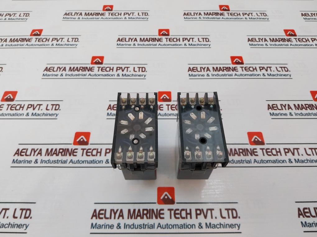 Matsushita Electric At4119 -r3 Pmh Timer With Base 24V Dc