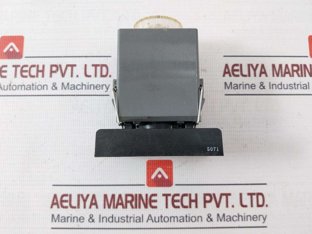 Matsushita Electric At4312 Pmh Timer Module With Base 200-240Vac 50/60Hz