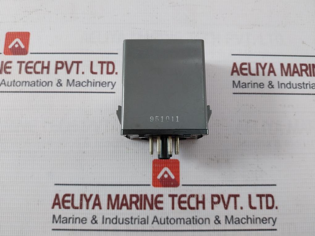 Matsushita Electric Bav851-24 Flicker Relay 3A Ac220V 5A Ac110V Dc24V 0.5-2 Sec