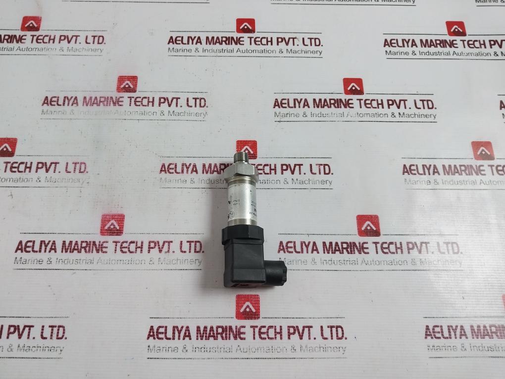 Max-tronics 103148 Pressure Transmitter Transducer 4 To 20ma Input 9 To 33vdc