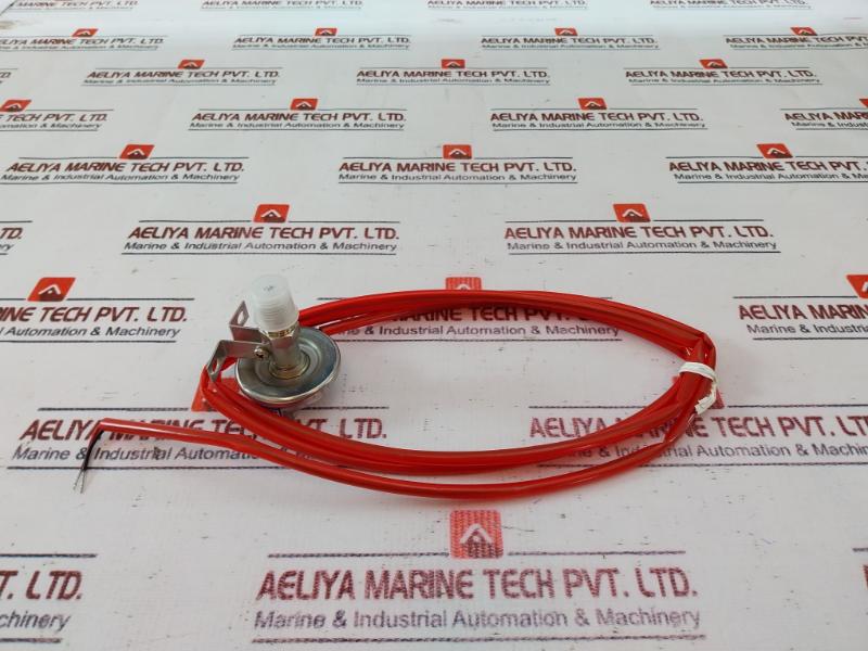 Mayekawa Kh14-s20 Pressure Transmitter 24V Dc Assembly With Mounting Bracket