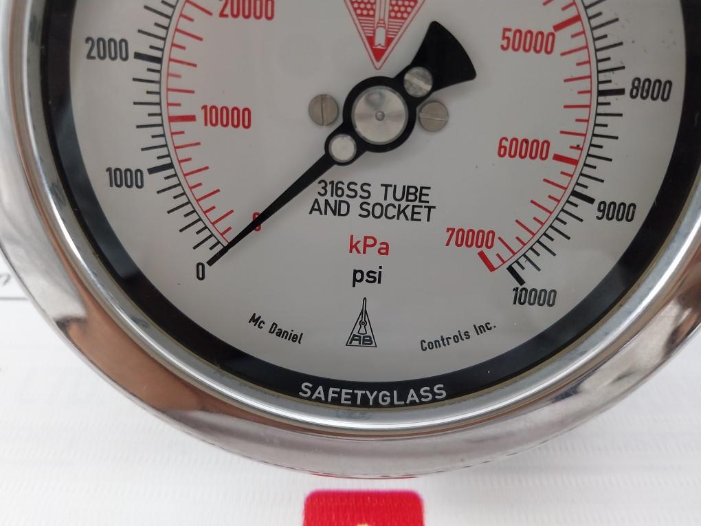 Mcdaniel Pressure Gauge 316Ss Tube And Socket 0 To 10000 Psi Ab40510 Rev.B