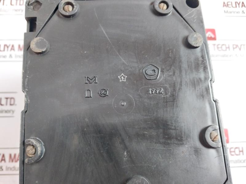 Megaohmmeter F4102/1-1M Analog Fluke ~220V 0 To 2000 MΩ