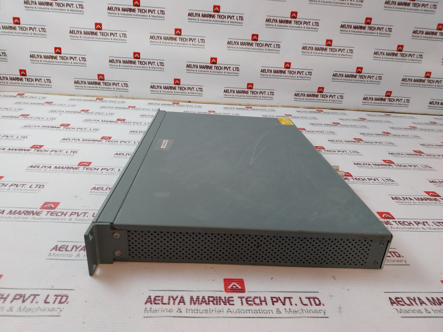 Meinberg Lantime M300 Multi Source Time Server