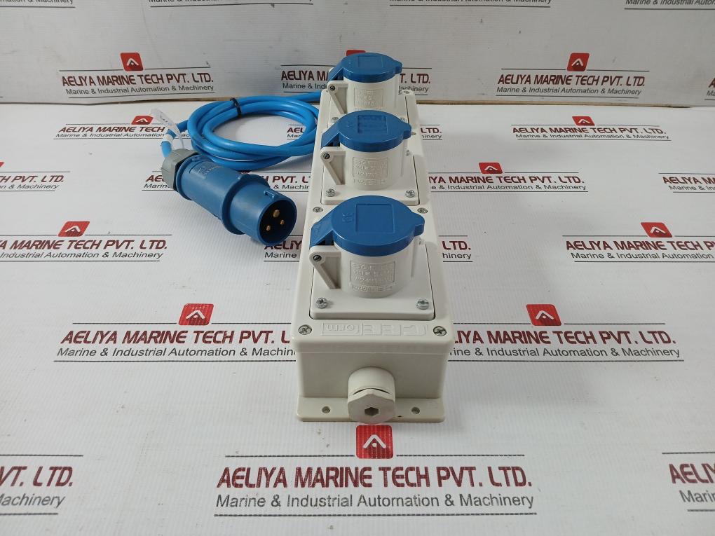Mennekes-Gang-Trailing-Socket-Plug-1-6-Meter-90027106za-Ip44-5