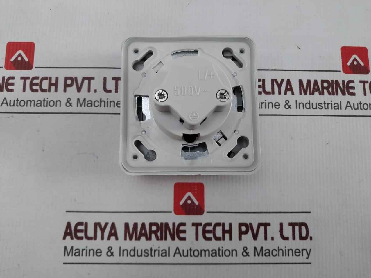 Mennekes 4210 Panel Mounted Socket 16A-6H/200-250V