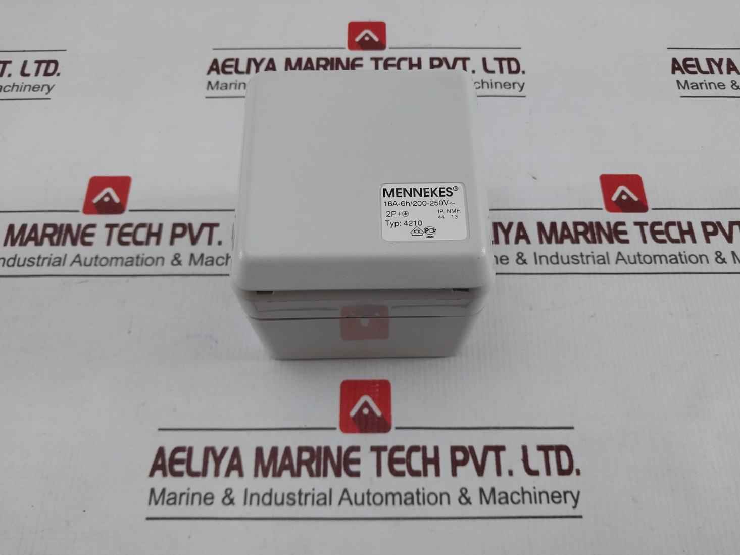 Mennekes 4210 Panel Mounted Socket 16A-6H/200-250V