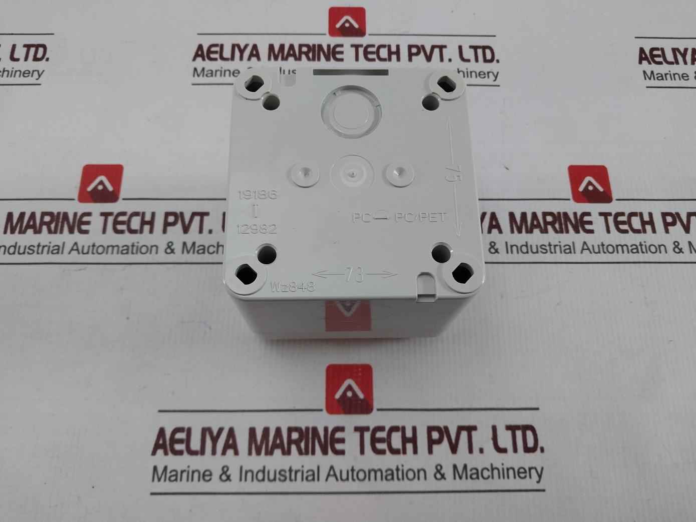 Mennekes 4210 Panel Mounted Socket 16A-6H/200-250V