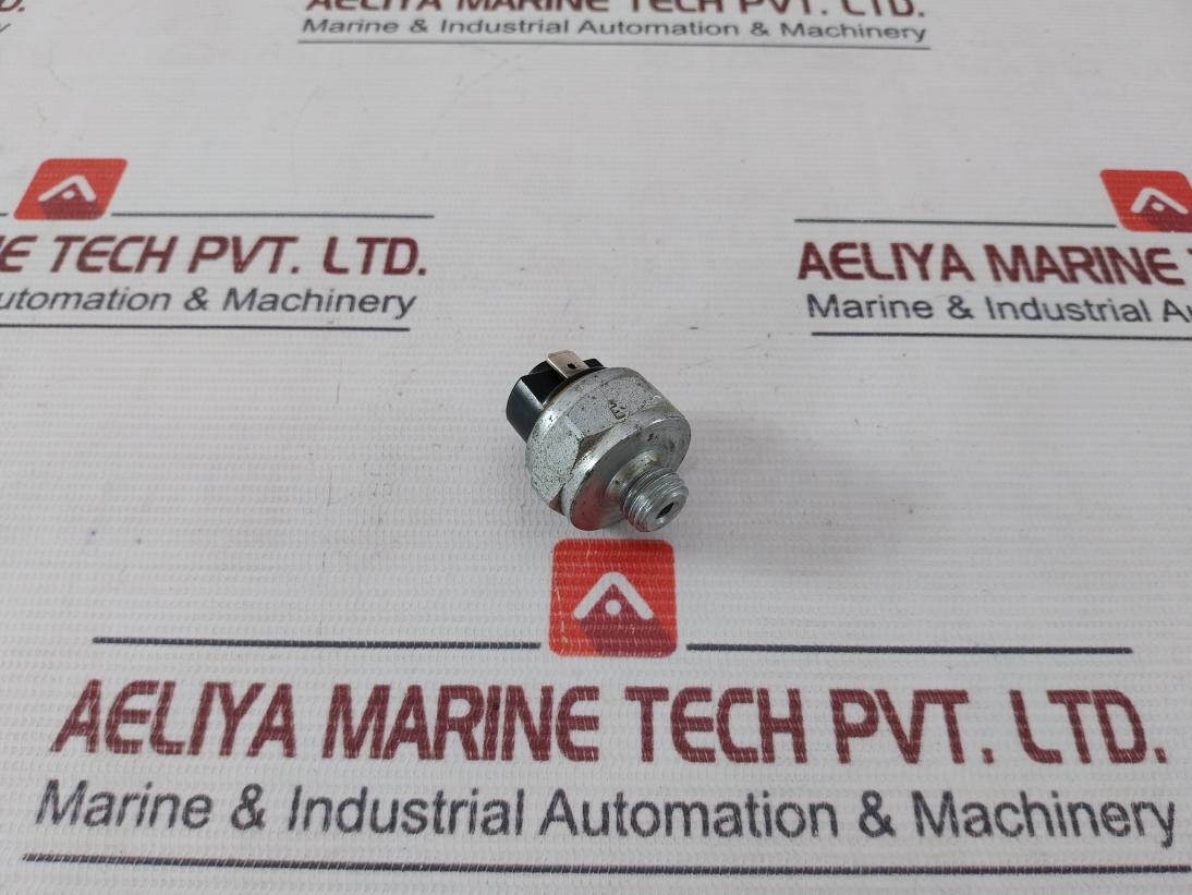 Mera M12X1,5 Pressure Switch E 11 83