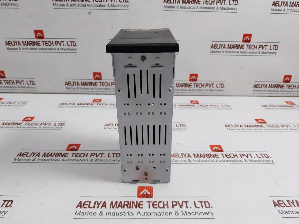 Merlin-Gerin-380-415V-50-60Hz-Vigilohm-System-Interface-Module-Xtu300-209561-3