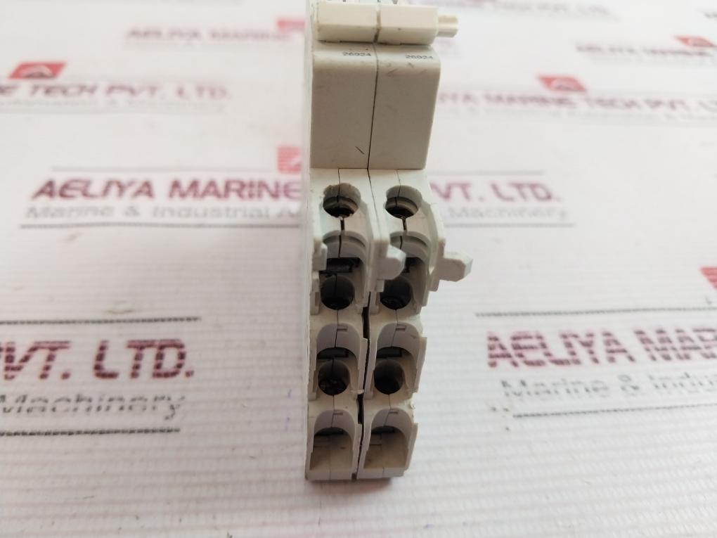 Merlin Gerin 26924 Auxiliary Contact Switch 240V~ 6A Dc12