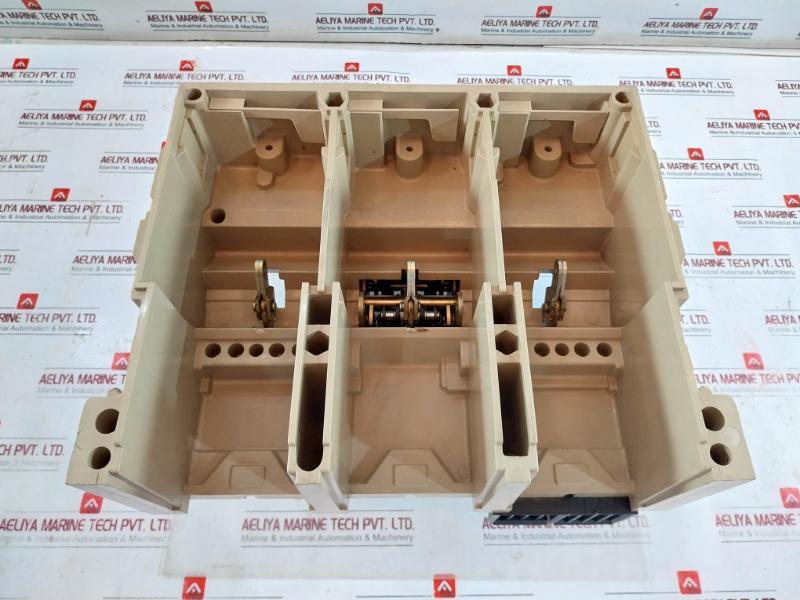 Merlin Gerin 3 Pole Masterpact Air Circuit Breaker Switch Acb Capacity 2000A