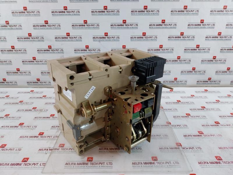 Merlin Gerin 3 Pole Masterpact Air Circuit Breaker Switch Acb Capacity 2000A