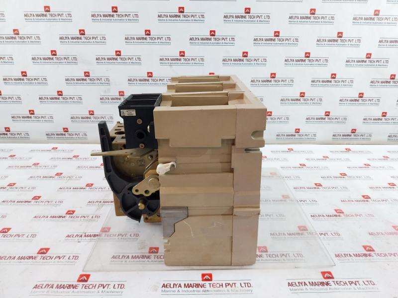 Merlin Gerin 3 Pole Masterpact Air Circuit Breaker Switch Acb Capacity 2000A