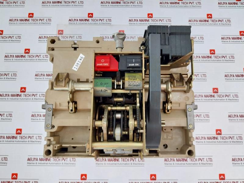 Merlin Gerin 3 Pole Masterpact Air Circuit Breaker Switch Acb Capacity 800A