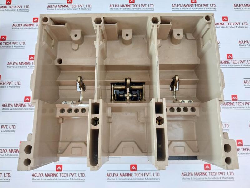 Merlin Gerin 3 Pole Masterpact Air Circuit Breaker Switch Acb Capacity 800A