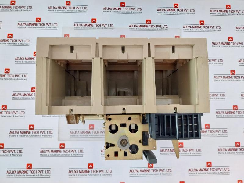 Merlin Gerin 3 Pole Masterpact Air Circuit Breaker Switch Acb Capacity 800A