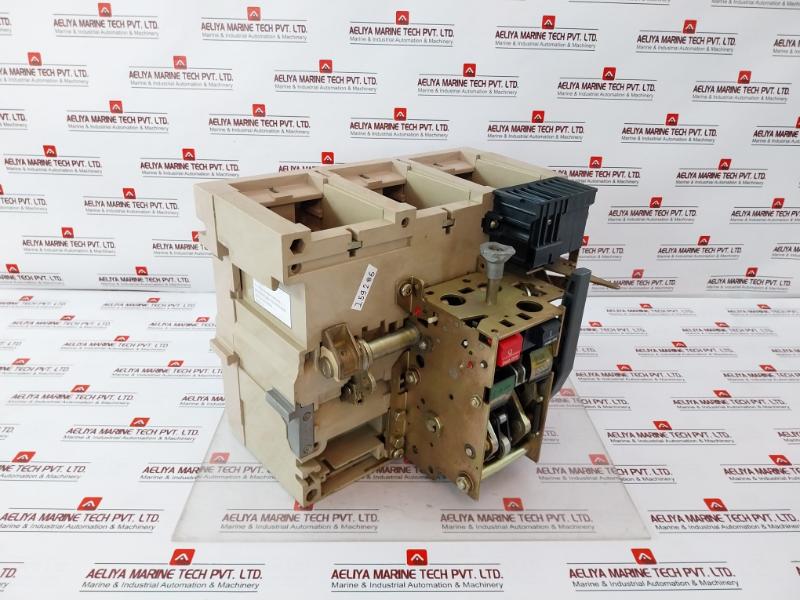 Merlin Gerin 3 Pole Masterpact Air Circuit Breaker Switch Acb Capacity 800A
