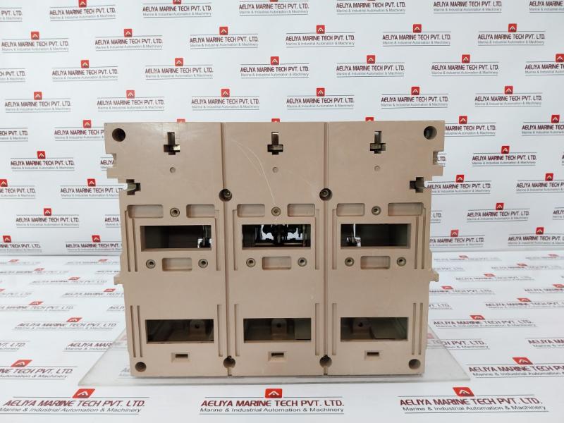Merlin Gerin 3 Pole Masterpact Air Circuit Breaker Switch Acb Capacity 800A