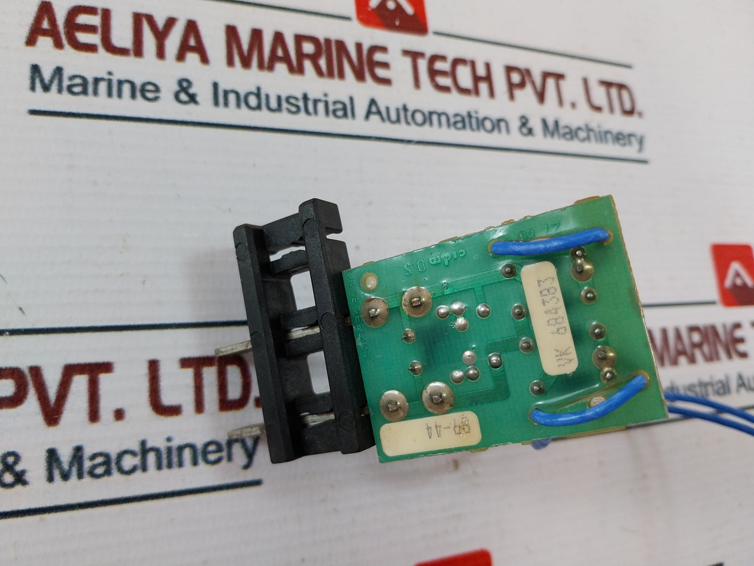 Merlin Gerin 685 654 Closing Release Circuit Breaker Accessory 110/127V Ac