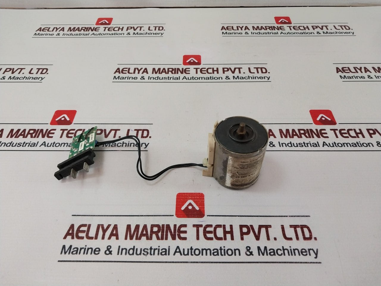 Merlin Gerin 685 654 Xf-e Closing Release Circuit Breaker 120-60hz-20va