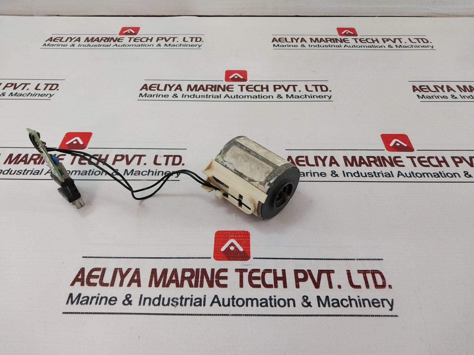 Merlin Gerin 685 654 Xf-e Closing Release Circuit Breaker 120-60hz-20va