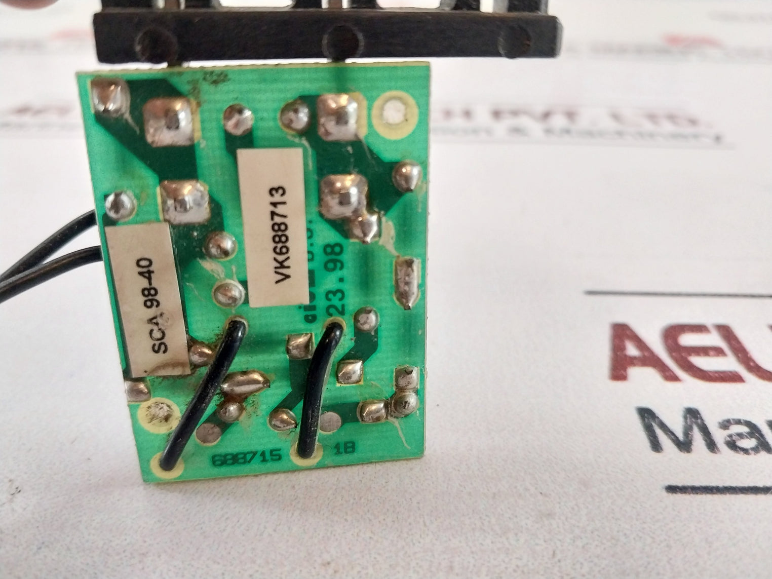 Merlin Gerin 685 654 Xf-e Closing Release Circuit Breaker 120-60hz-20va